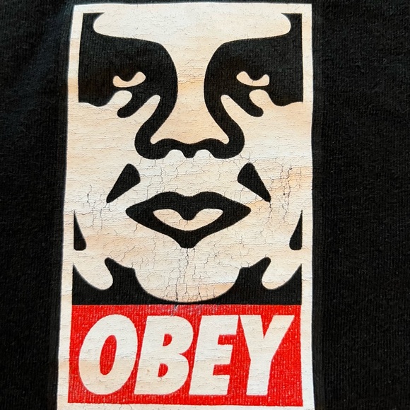 OBEY T-Shirt Size 4 - Picture 3 of 4